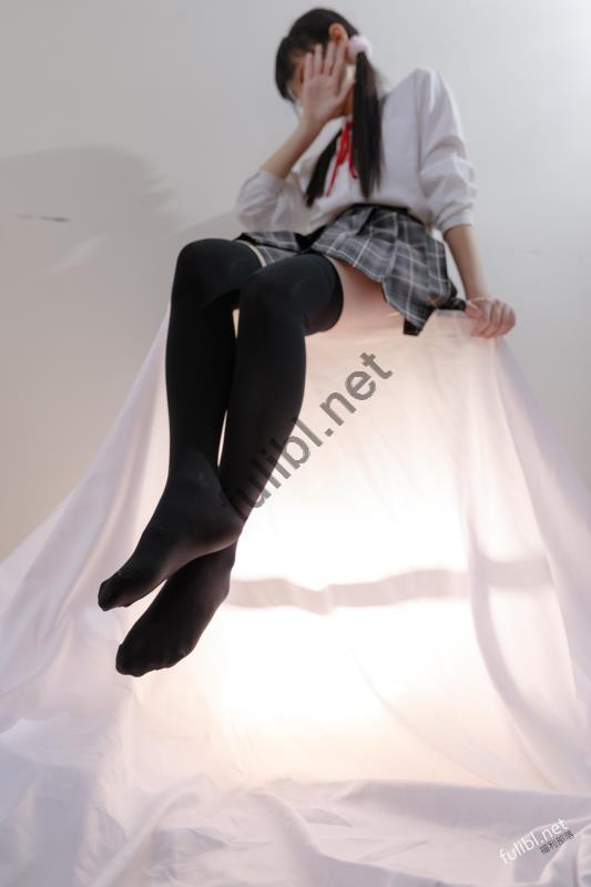 喵写真 PR15-008 黑丝JK服 [91P+1V/1.00G]